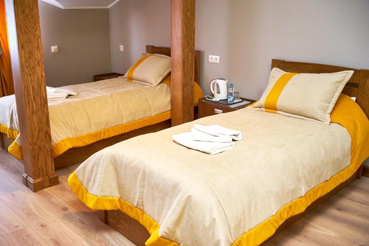 Східний Hotel Berezhany Ngoại thất bức ảnh