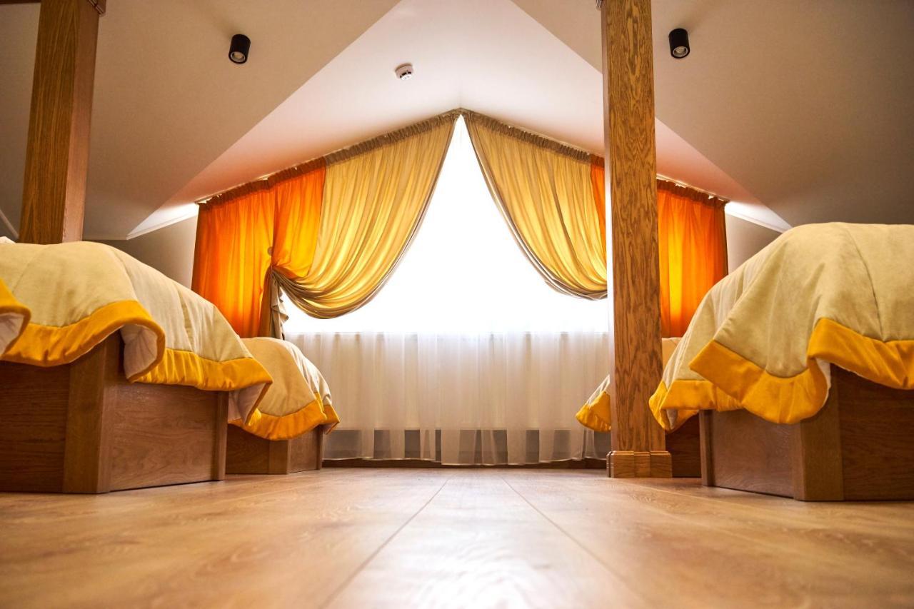 Східний Hotel Berezhany Ngoại thất bức ảnh