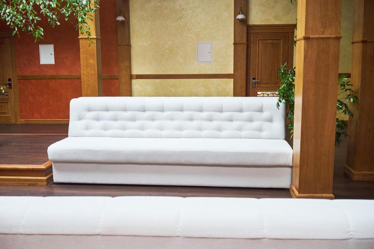 Східний Hotel Berezhany Ngoại thất bức ảnh