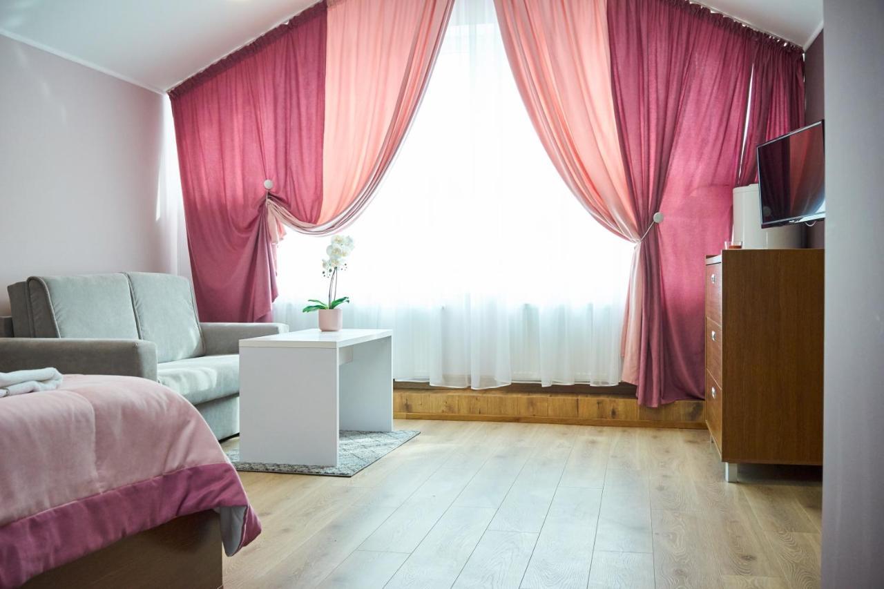 Східний Hotel Berezhany Ngoại thất bức ảnh