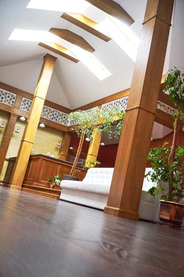 Східний Hotel Berezhany Ngoại thất bức ảnh