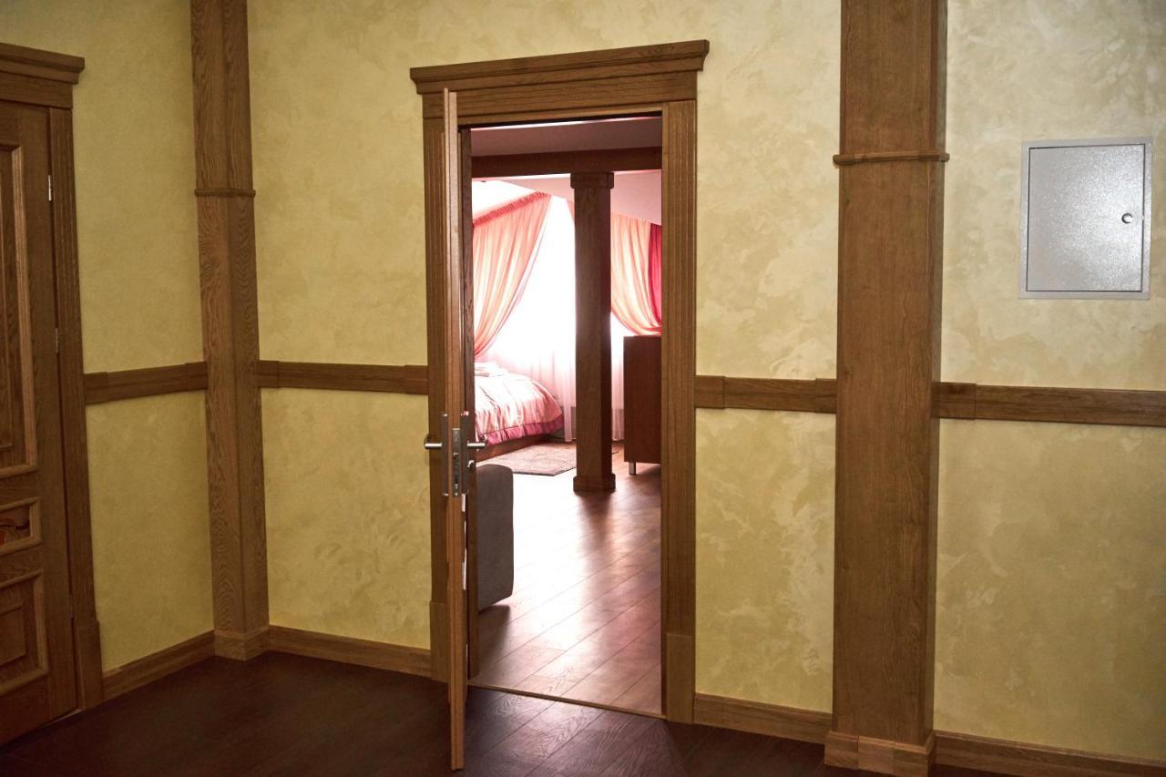 Східний Hotel Berezhany Ngoại thất bức ảnh