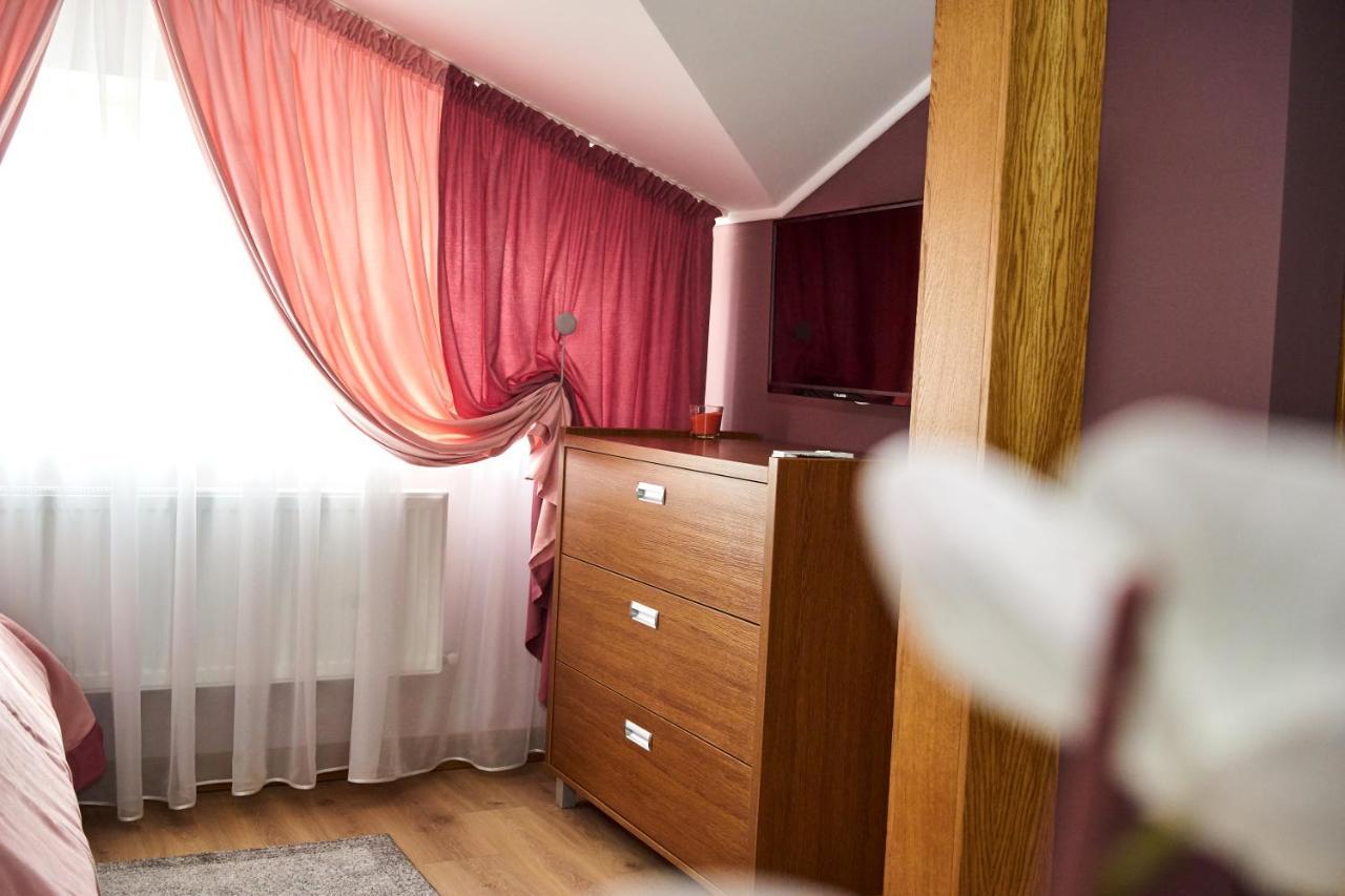Східний Hotel Berezhany Ngoại thất bức ảnh