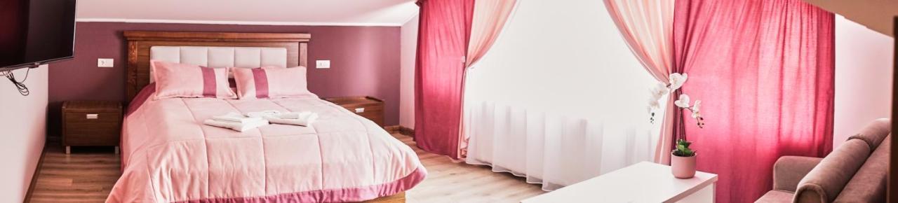 Східний Hotel Berezhany Ngoại thất bức ảnh